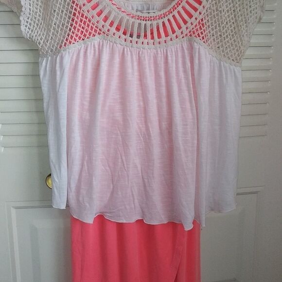 Coral/pink dress 2 piece set comes w knit sweater to throw over when chilly - Picture 2 of 9